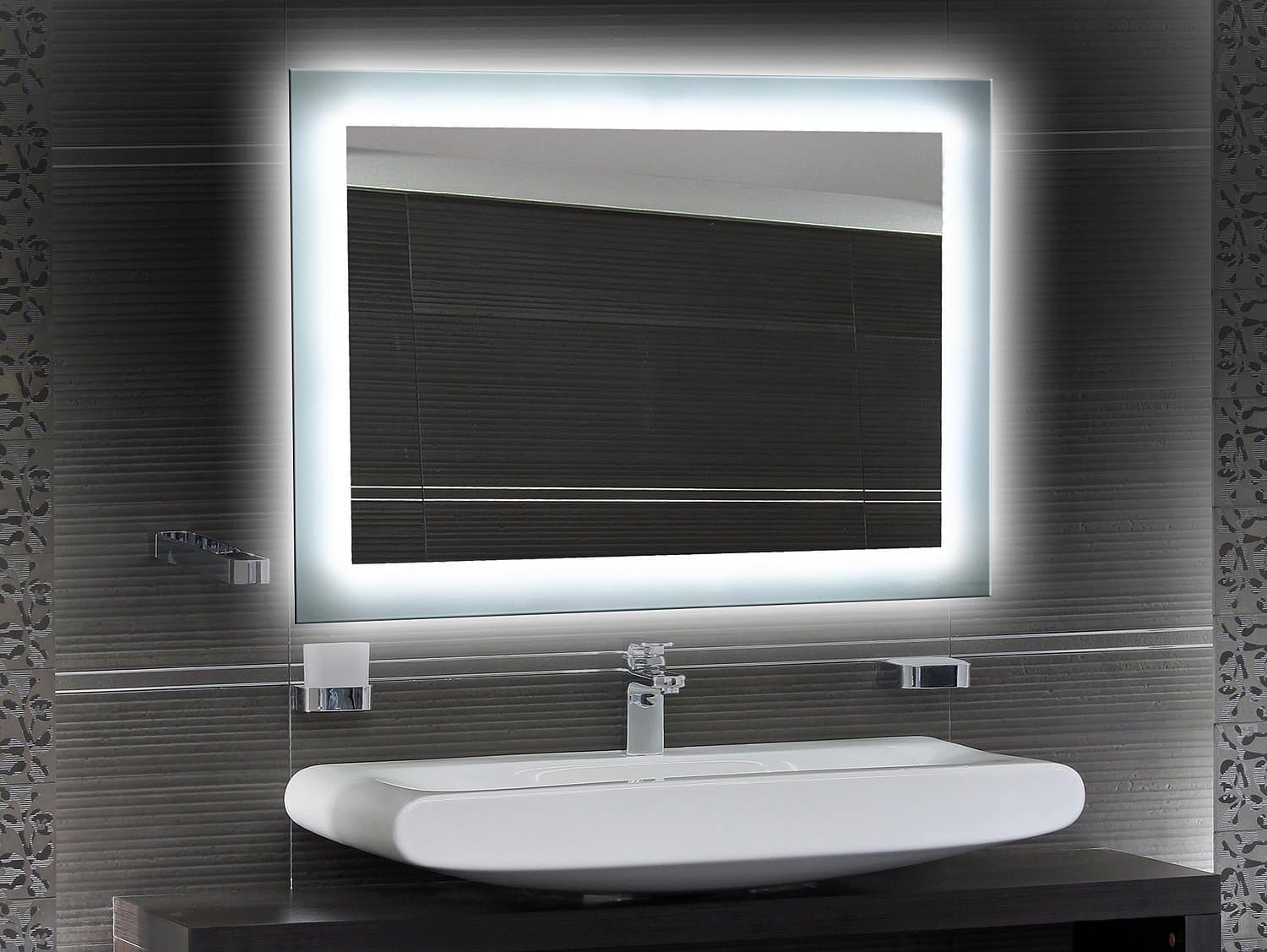 Moderne Badgestaltung mit dem sonni Spiegelschrank für jedes Badezimmer