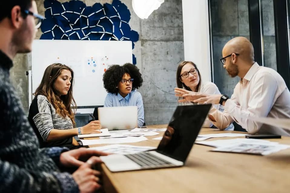 Personalstrategien entwickeln sich erfolgreich mit Hilfe von Headhunter