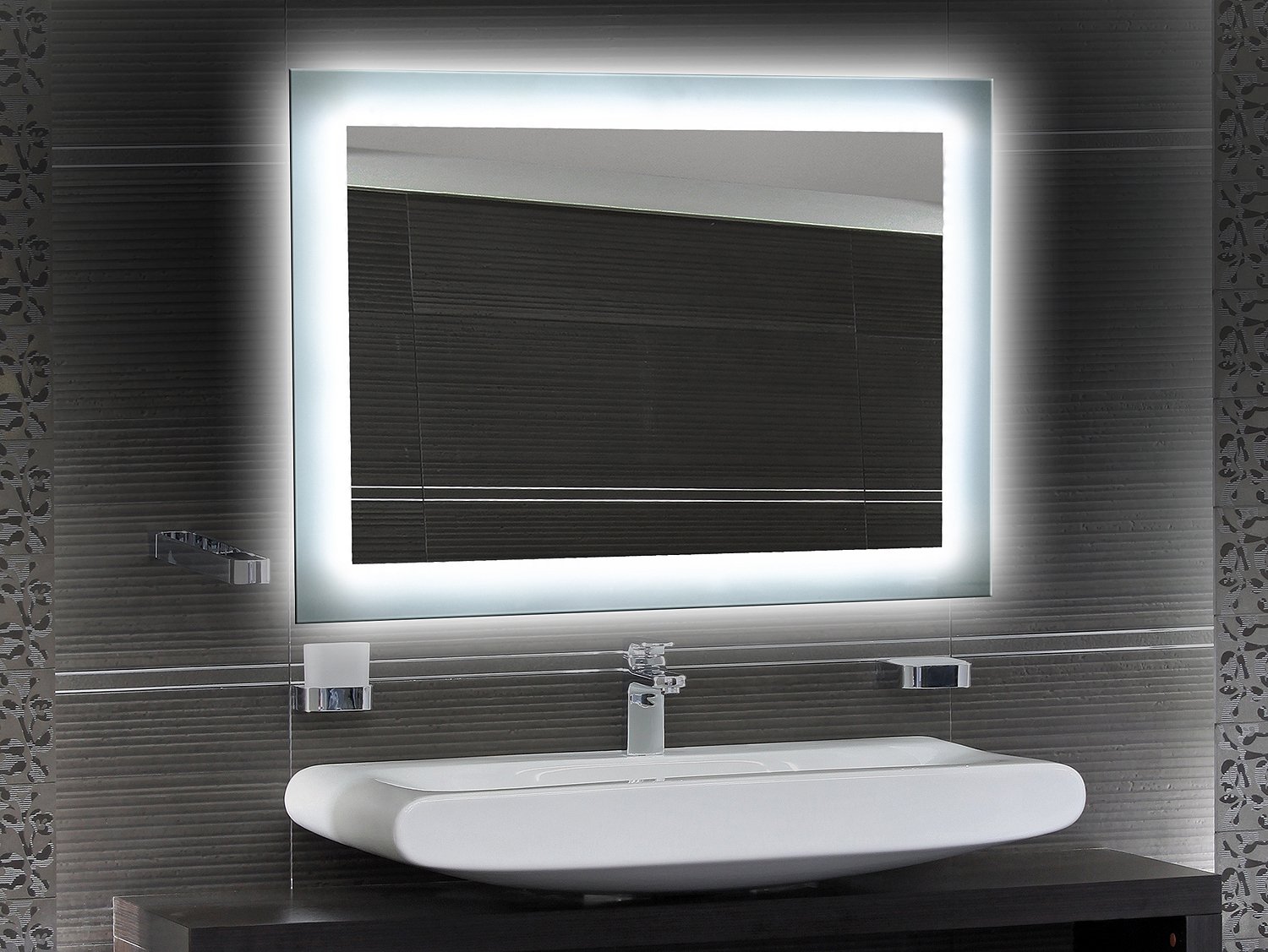 Moderne Badgestaltung mit dem sonni Spiegelschrank für jedes Badezimmer